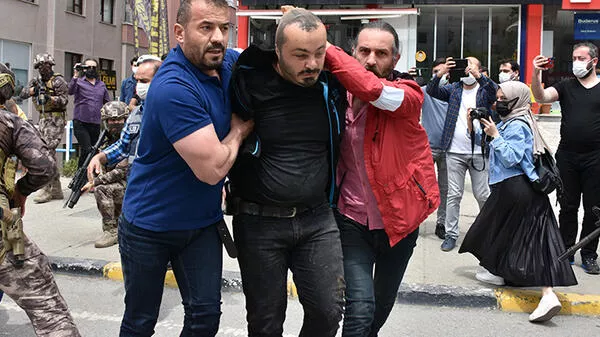 Trabzon’da depoyu soyan hırsız tutuklandı..