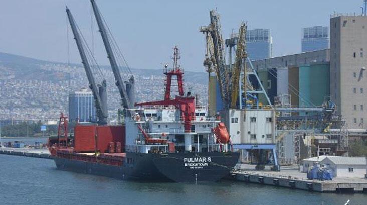 Ukrayna’dan 11 bin 730 ton mısır taşıyan gemi, Alsancak Limanı’nda