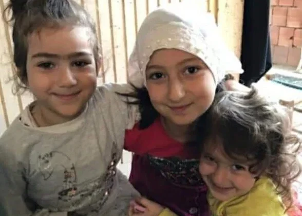 Trabzon’da 3 kızını tabancayla öldüren sanığın yargılanmasına devam edildi..
